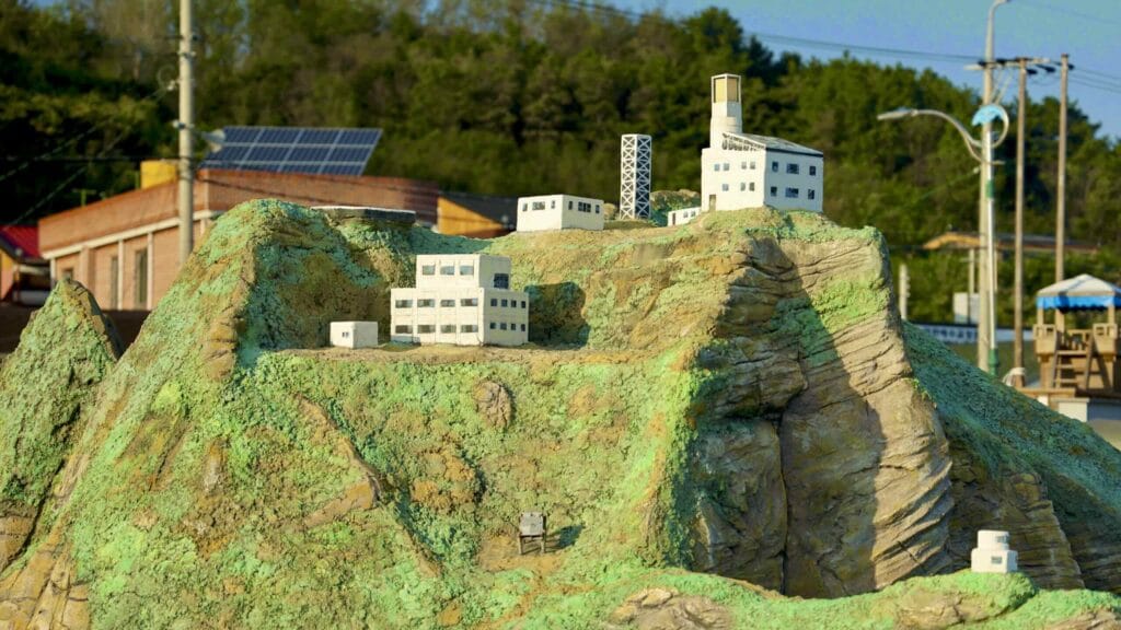 A picture of Gusan Port (구산항) along the Gyeongbuk (East Coast) Bicycle Path (동해안자전거길 (경북)) in Uljin County (울진군), South Korea.