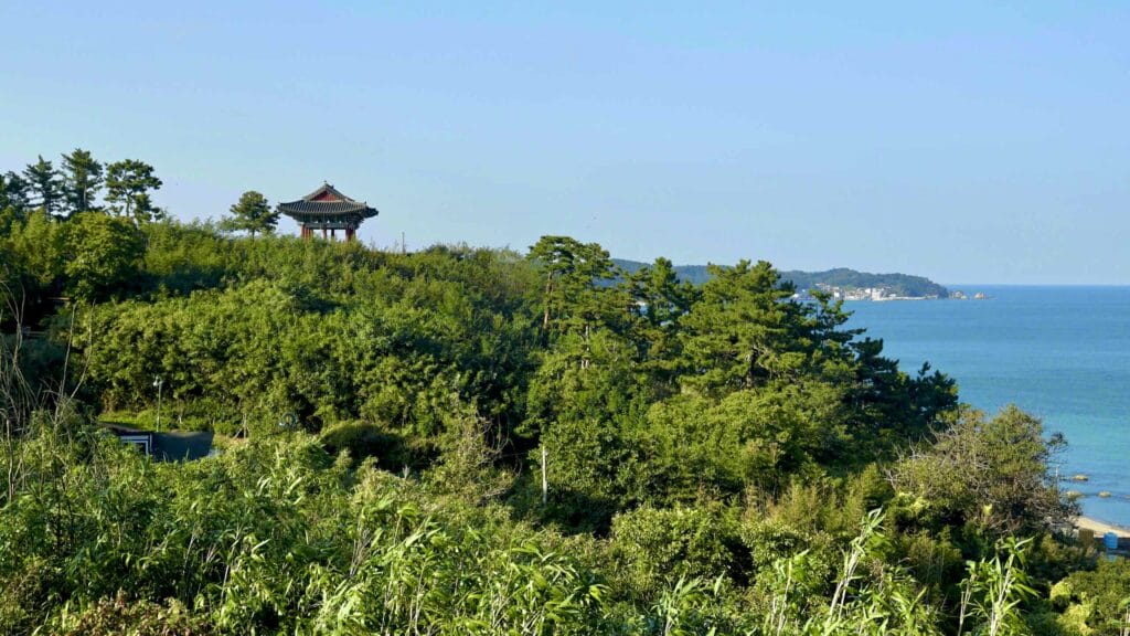 A picture of Mangyang Pavilion (망양정) along the Gyeongbuk (East Coast) Bicycle Path (동해안자전거길 (경북)) in Uljin County (울진군), South Korea.