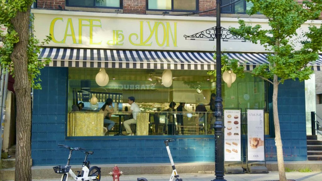 A picture of Seorae Village (서래마을) in Seoul’s Banpo Neighborhood (반포동).