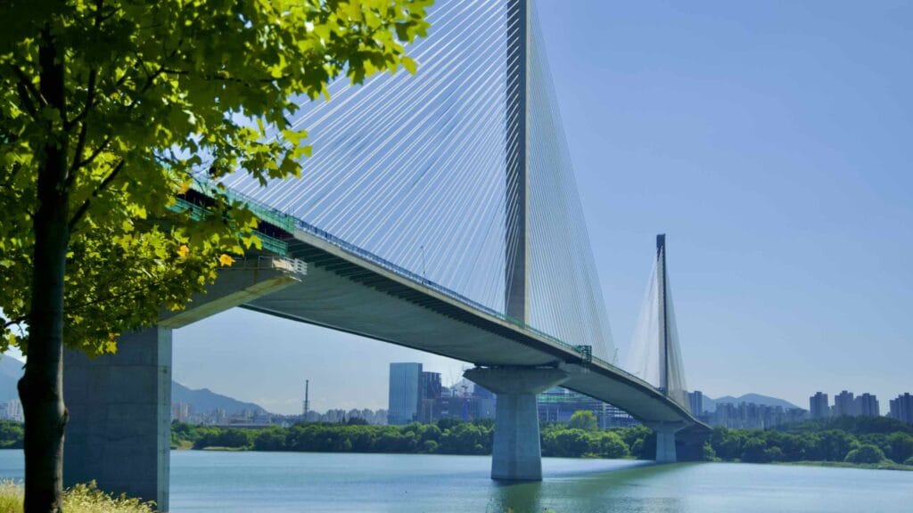 A picture of Godeok Grand Bridge from Guri Han River Park (구리한강시민공원) on the Hangang Bike Path (한강 자전거길) in Guri City (구리시) South, Korea.