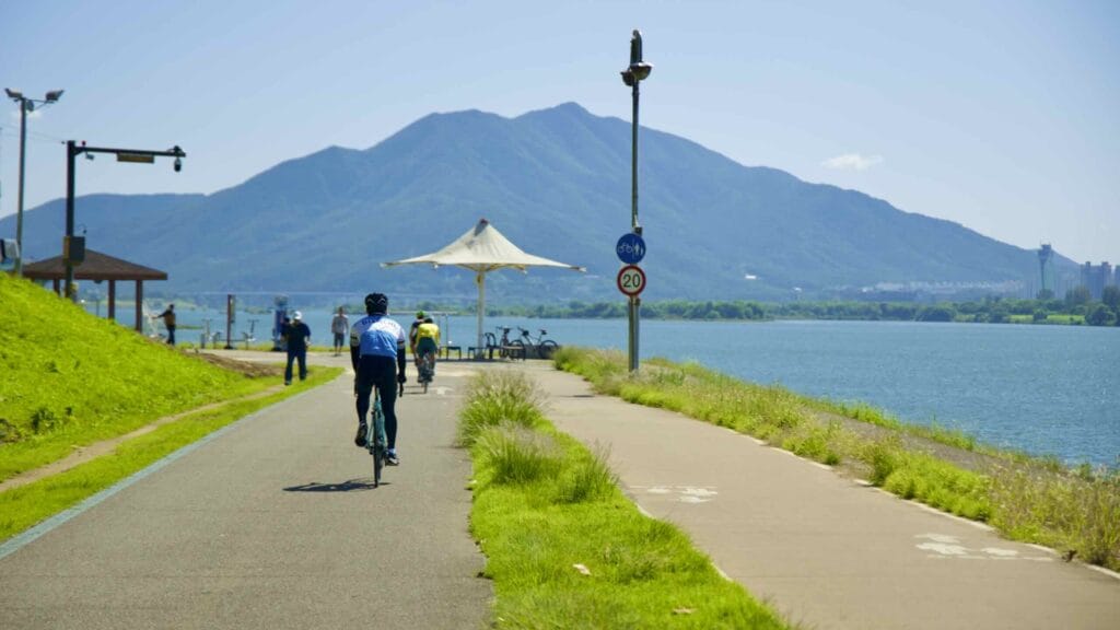 A picture of Namyangju Han River Park (남양주한강공원) on the Hangang Bike Path (한강 자전거길) in Namyangju City (남양주시) South, Korea.