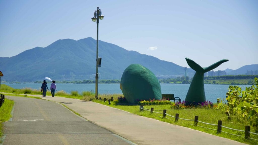 A picture of Namyangju Han River Park (남양주한강공원) on the Hangang Bike Path (한강 자전거길) in Namyangju City (남양주시) South, Korea.