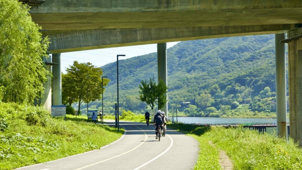 A picture of Paldang Bridge (팔당대교) on the Hangang Bike Path (한강 자전거길) in Namyangju City (남양주시) South, Korea.