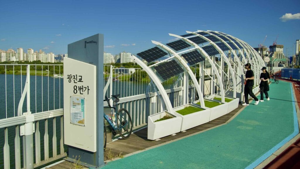 A picture of Riverview 8th Avenue (광진교 8번가) under Gwangjin Bridge (광진교) near Gwangnaru Hangang Park (광나루한강공원) in Seoul, South Korea.