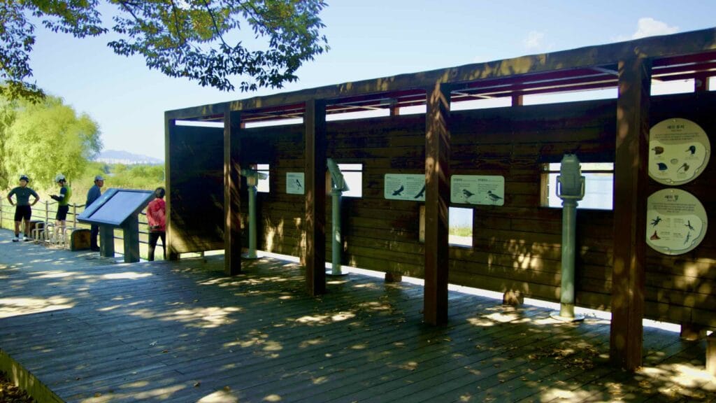A picture of Misa Boat Race Park (미사경정공원) on the Hangang Bike Path (한강 자전거길) in Hanam City (하남시) South, Korea.