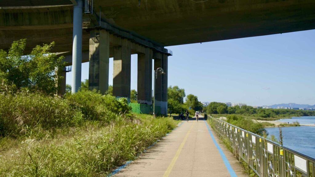 A picture of Paldang Bridge (팔당대교) on the Hangang Bike Path (한강 자전거길) in Hanam City (하남시) South, Korea.