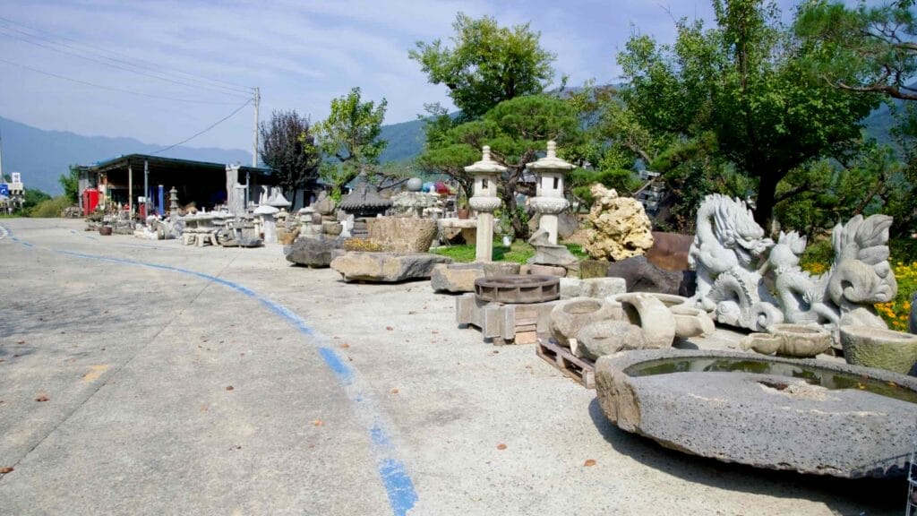 garden ornaments