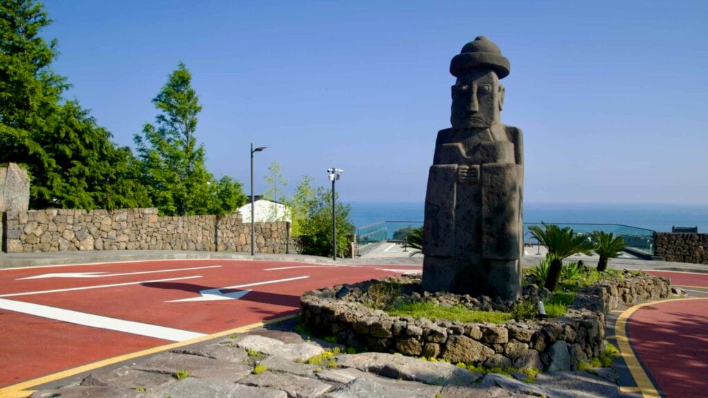 A walking and cycling path runs along the roadside near Sammaebong.