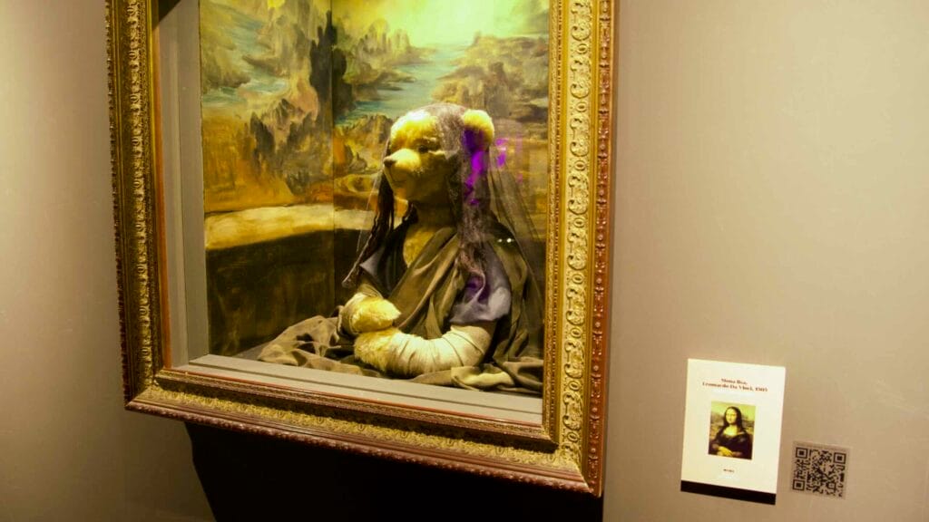 A teddy bear parody of the Mona Lisa at Jeju’s Teddy Bear Museum.