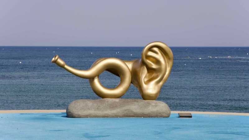 A picture of a statue near Blue Road Bridge in Chuksan Port, Yeongdeok County, South Korea.