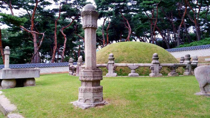 The Royal Tombs Seonjeongneung hold the remains of two Joseon Kings and one queen.