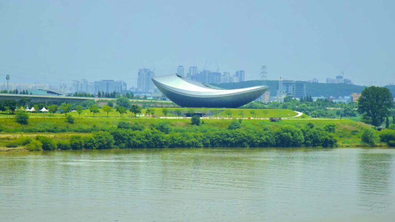A picture of The ARC Cultural Center (디아크문화관) along the Nakdonggang Bike Path and Nakdong River in Daegu, South Korea.