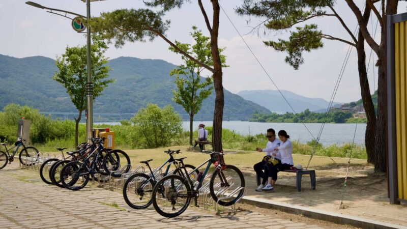 A picture of Seoryong Park (서룡공원) on the Nakdonggang Bike Path (낙동강자전거길) along the Nakdong River (낙동강) in Miryang City, South Korea.