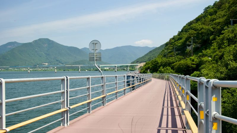 A picture of the cycling boardwalks near the Yangsan Water Culture Hall (양산물문화전시관) along the Nakdonggang Bike Path (낙동강자전거길) on the Nakdong River in Yangsan City, South Korea.