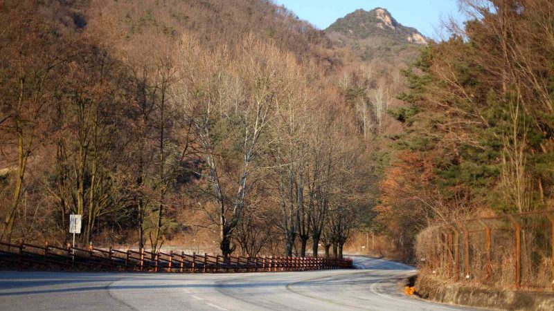 A picture the bike path on the Sojo Pass along Saejae Bicycle Path (새재자전거길) in Chungju City, South Korea.