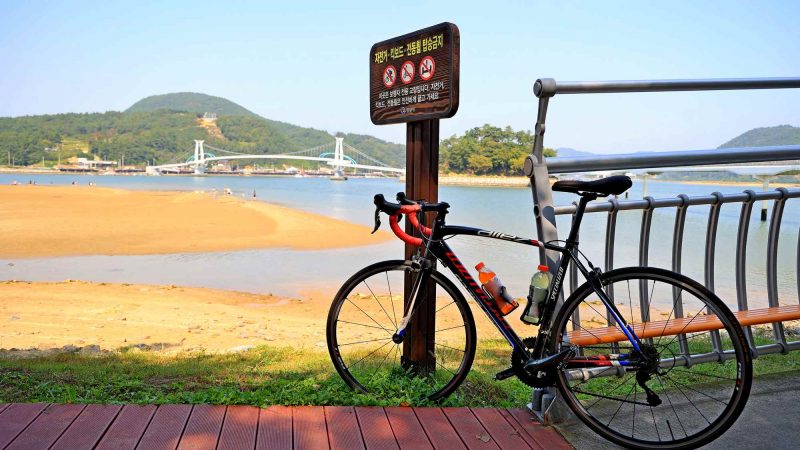 Seomjingang Bike Path - Gokseong Gwangyang - Baealdo Waterfront Park Bridge and Bike